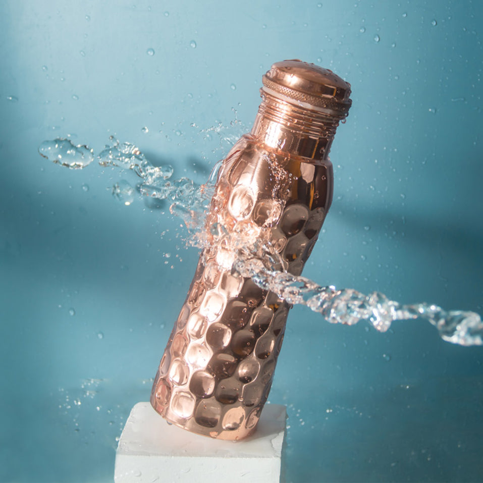 Kupfer Trinkflasche im Diamant-Look mit Schraubverschluss 600ml Fassungevermögen von Forrest & Love